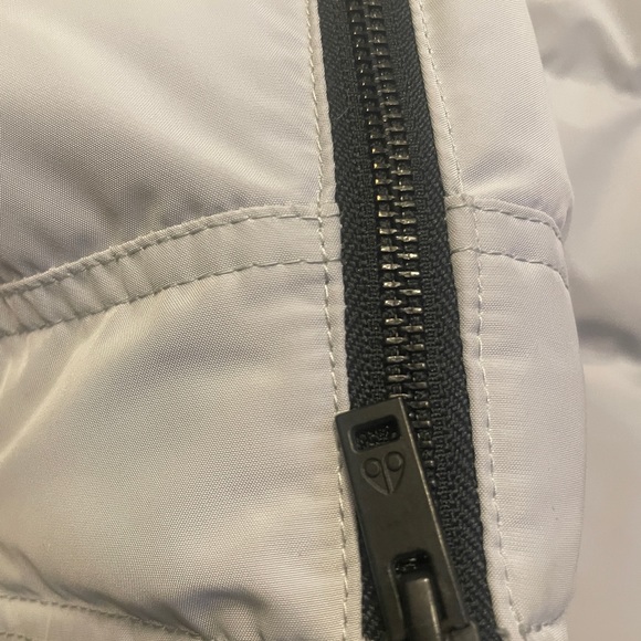 Moose Knuckles Round island Jacket. *SOLD* - Picture 8 of 13